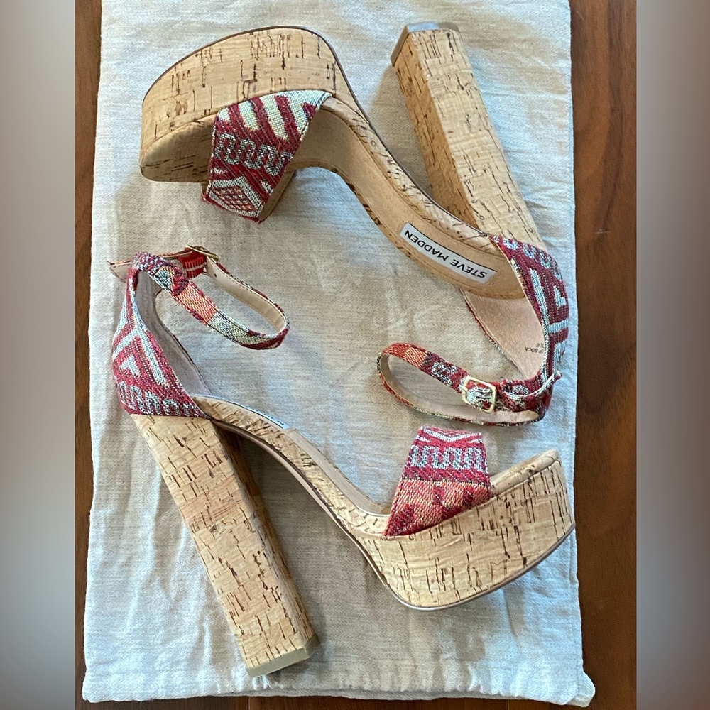 Sandals - Picture 4 of 5